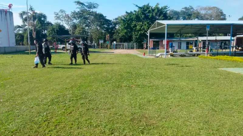 Operativo policial recupera planta de YPFB y halla listas de pago a bloqueadores