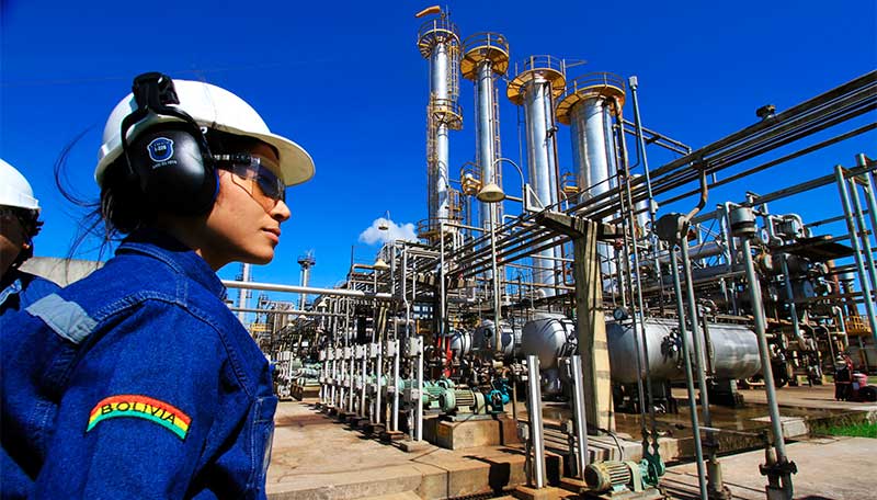 Bolivia importará petróleo para evitar el colapso de sus refinerías