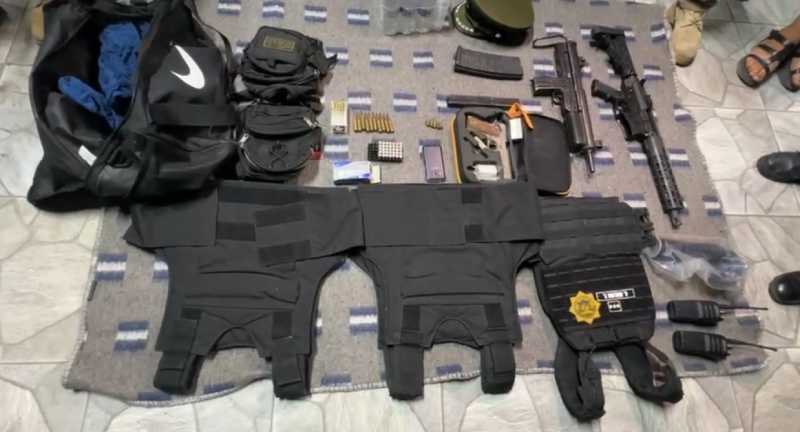 Armas de grueso calibre en vehículo que usaba exfiscal Mariaca
