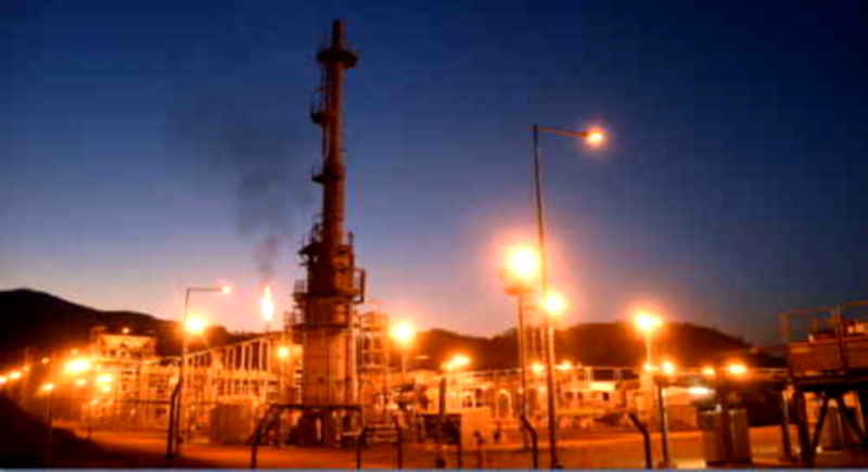 El Gobierno proyecta cuatro leyes para frenar el colapso de carburantes