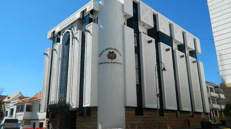 La purga en el sistema judicial choca contra el blindaje de las salas constitucionales