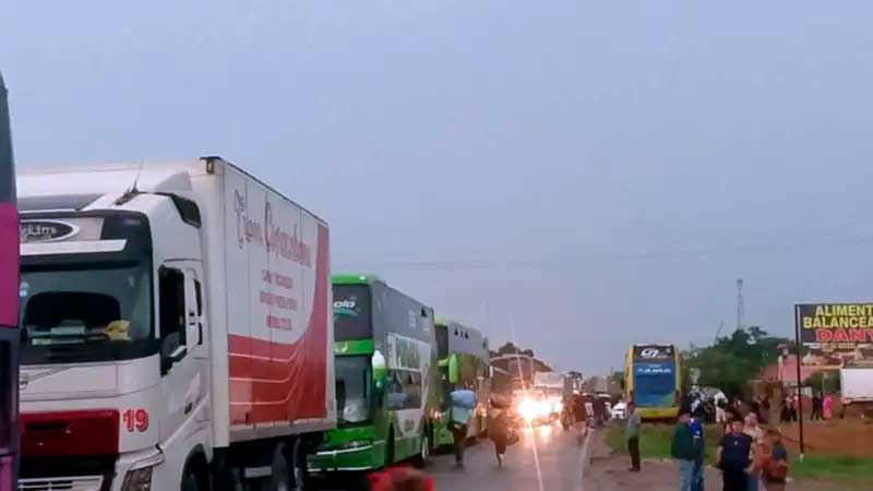 Vengan a negociar al bloqueo