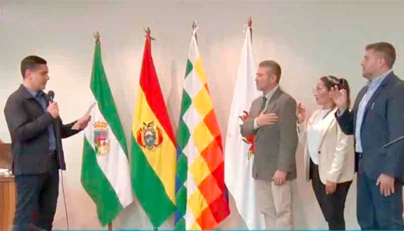 Ministro Justiniano posesiona a tres autoridades en Medio Ambiente y el Sedem