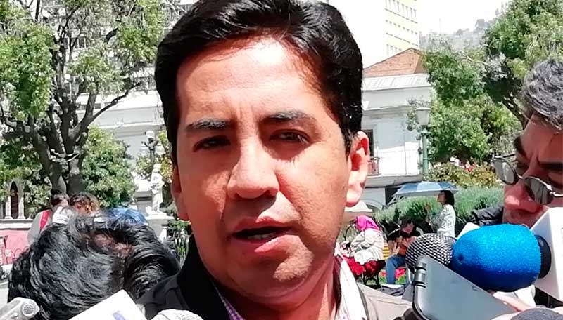 Gobierno: El tráfico de carburantes compra a todos los fiscalizadores