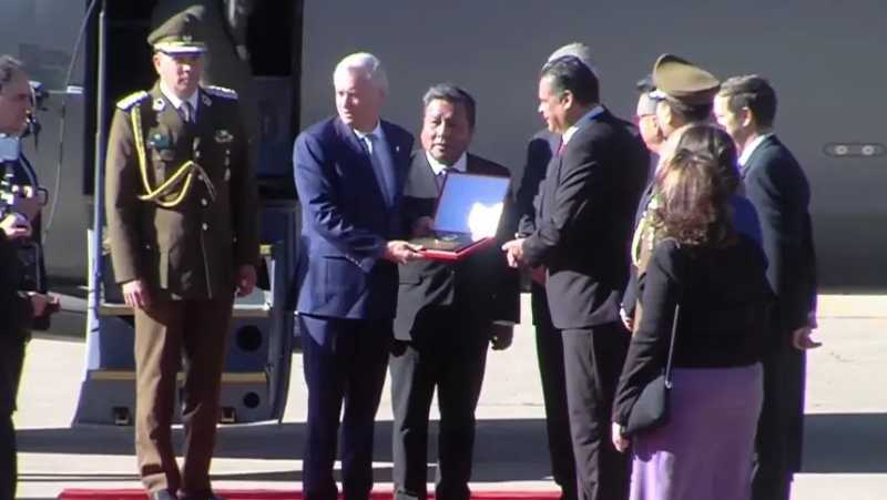 Kast califica de histórica su llegada a Bolivia para firmar acuerdos