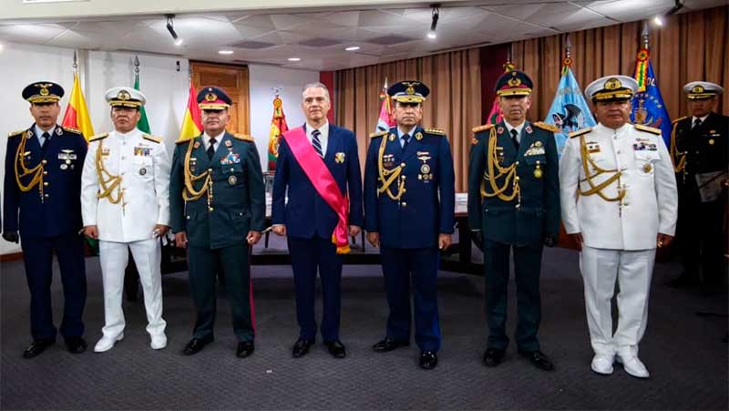 Presidente Rodrigo Paz sella por decreto la estructura de la cúpula militar