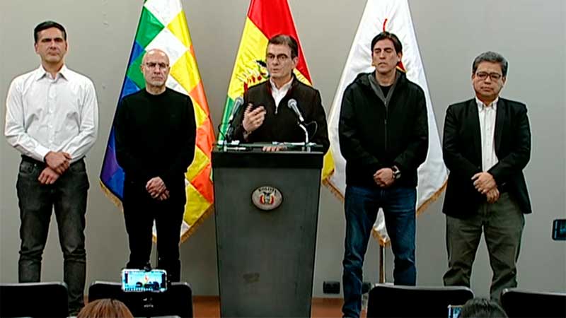 Crisis de gabinete: Bloqueos obligan a Paz a cambiar ministros