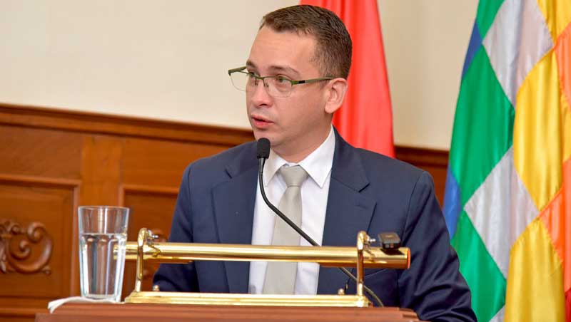 Váyase con dignidad: presidente del TSJ a Jhonny Fernández