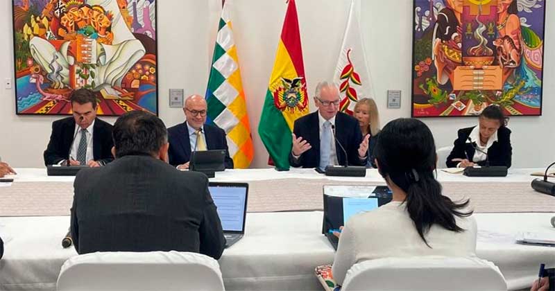 Bolivia activa centro de control para frenar la burocracia y el gasto estatal