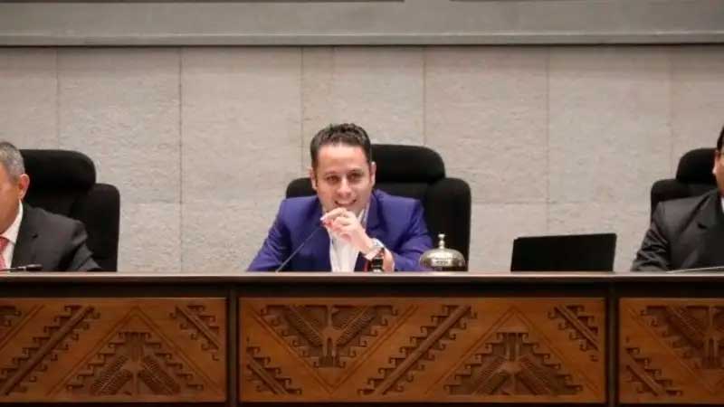 De delincuentes a patriotas: Edmand Lara retrocede y pide perdón a los parlamentarios