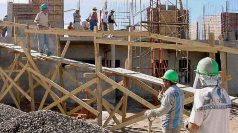 Colapso en la construcción sepulta 250 mil empleos