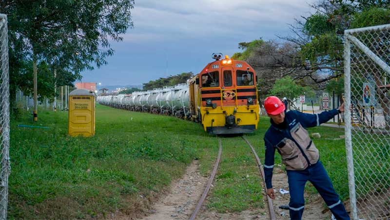 YPFB retoma el transporte ferroviario para internar carburantes