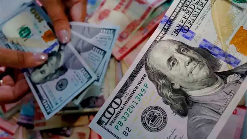 En las calles, el dólar paralelo se vende esta en Bs12,5; gremiales exigen al Gobierno decir la verdad