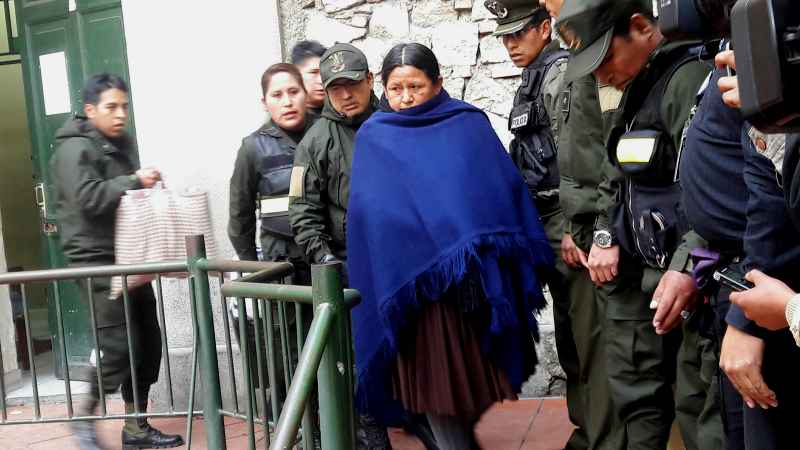 Gobierno intima a Achacollo a volver al país a enfrentar a la justicia